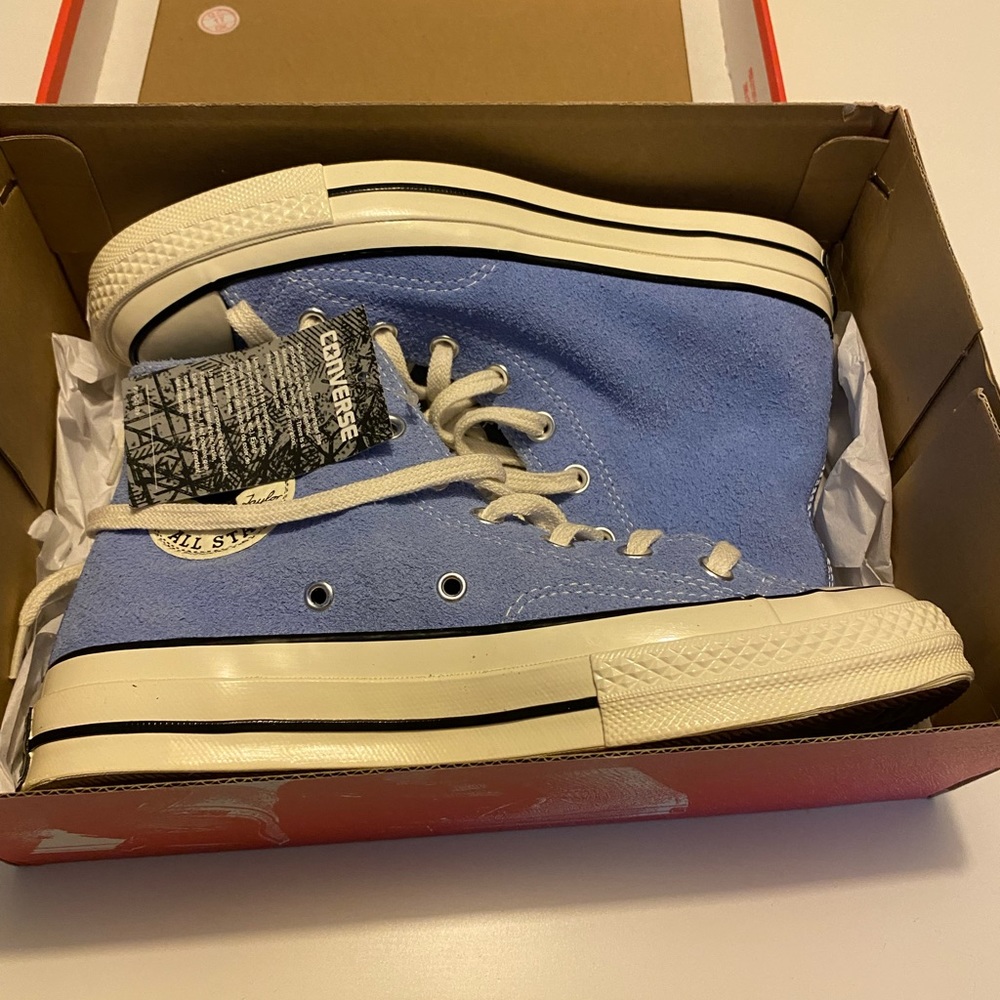 Converse unisex shoes